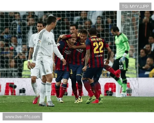 奥林匹克球场雨战，拉齐奥球迷助威声势浩大