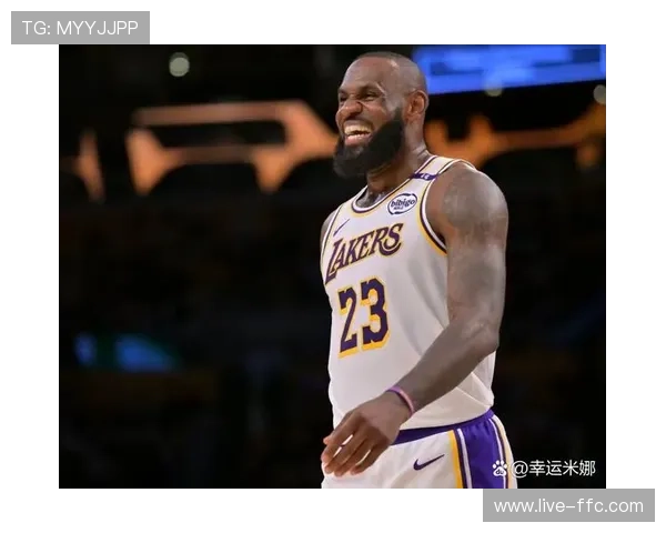 詹姆斯单节12分3助攻扭转局势，湖人主场气势如虹